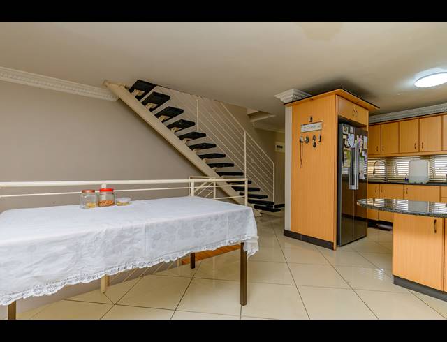 3 BEDROOM DUPLEX FOR SALE IN RESERVOIR HILLS